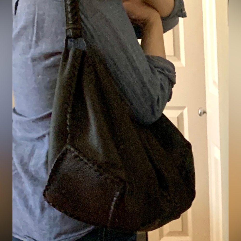 Bottega Veneta Open Hobo Cervo with
Intrecciato Detail - Picture 17 of 17
